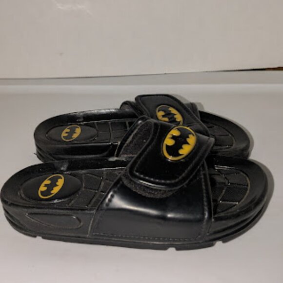 Batman Kids Slip on Sandals Size 2/4 New With Carry Bag Black and Yellow - Picture 6 of 12